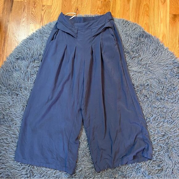 Lightweight Blue Cotton Wide Leg Cropped Pants Size M - Picture 1 of 6